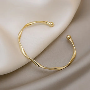 Bracelete Feminino Minimalista Banhado em Ouro 18K