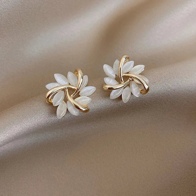 Brinco Feminino de Flores Banhado em Ouro 18K